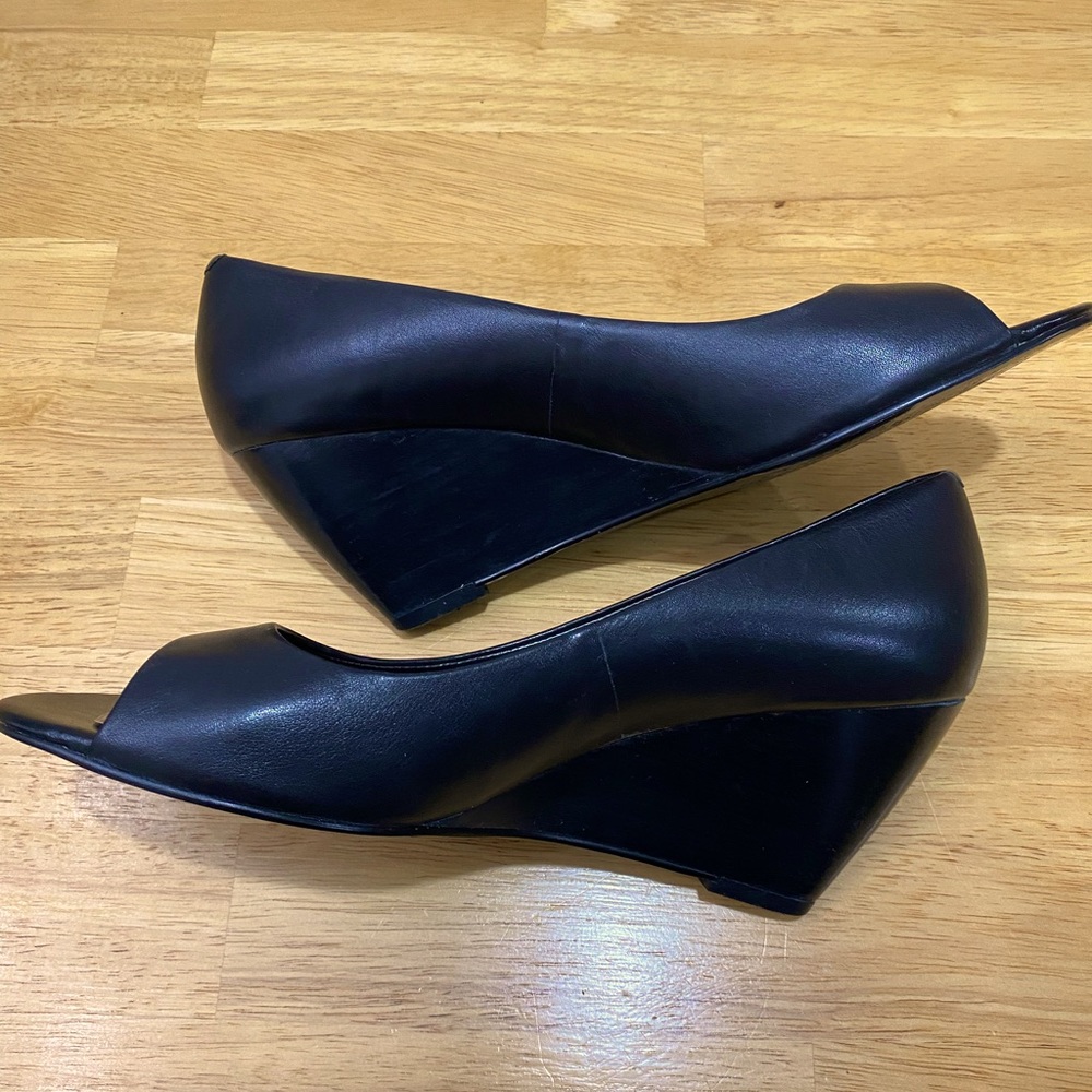 Ladies brand new black wedges